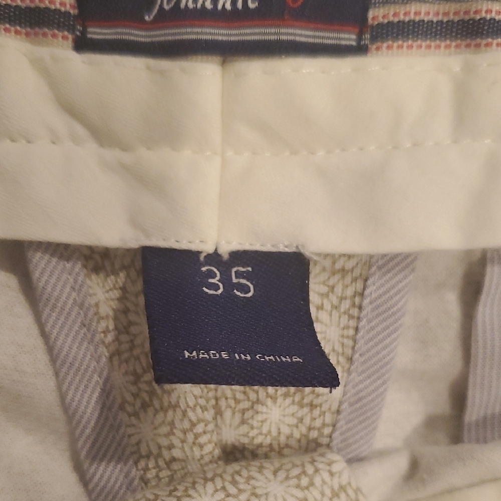 johnnie-O Gray and White Flat Front Shorts with Textured Fabric (Oyster) - Picture 3 of 9